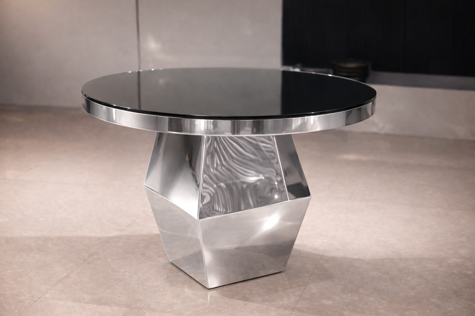Aureum Facet Glass Cake Table