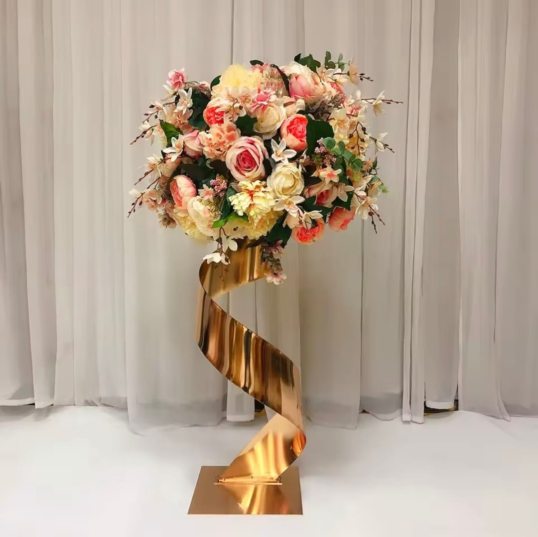 Gilded Serpentine Floral Centerpiece
